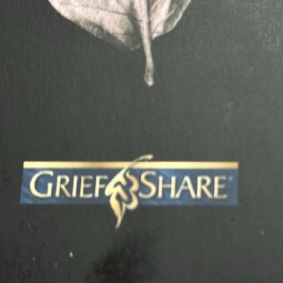 Through a Season of Grief Grief Share Softcover by Bill Dunn Kathy Leonard Used - Picture 6 of 8